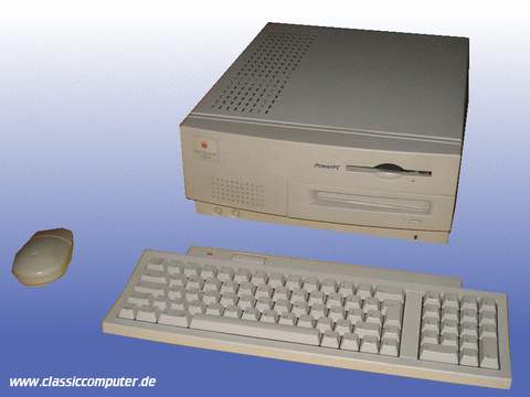 Der Power Mac mit Apple Keyboard II und Maus
